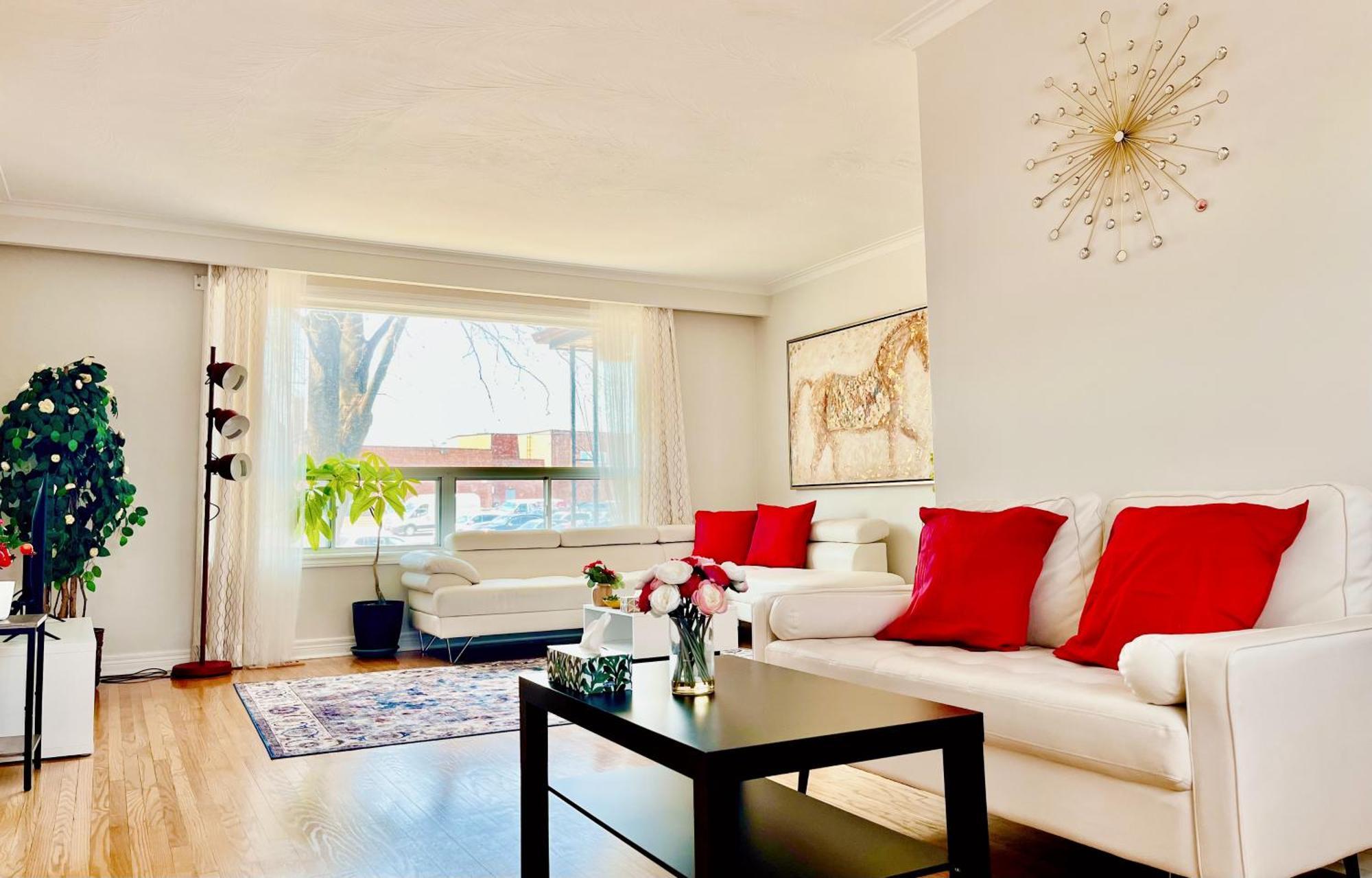 Sunny House - Main Floor, Free Parking, In Toronto Hotel Ngoại thất bức ảnh