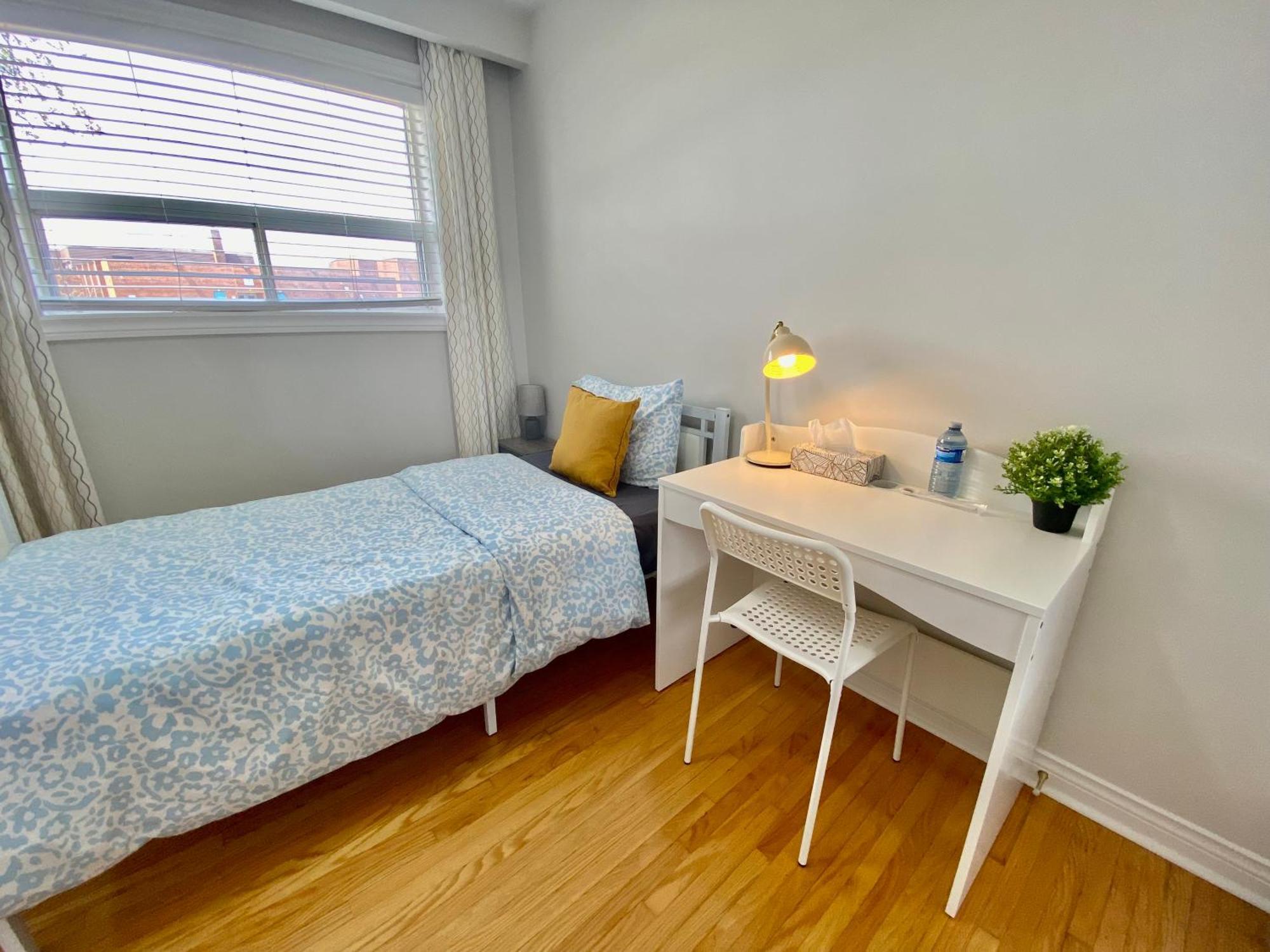 Sunny House - Main Floor, Free Parking, In Toronto Hotel Ngoại thất bức ảnh